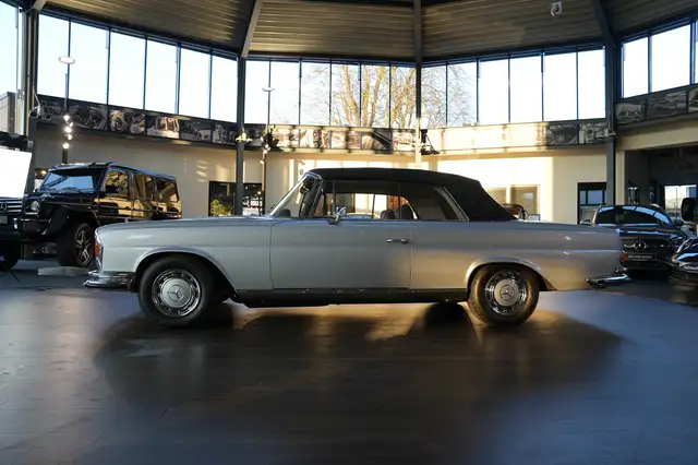 Mercedes-Benz 280 view 5