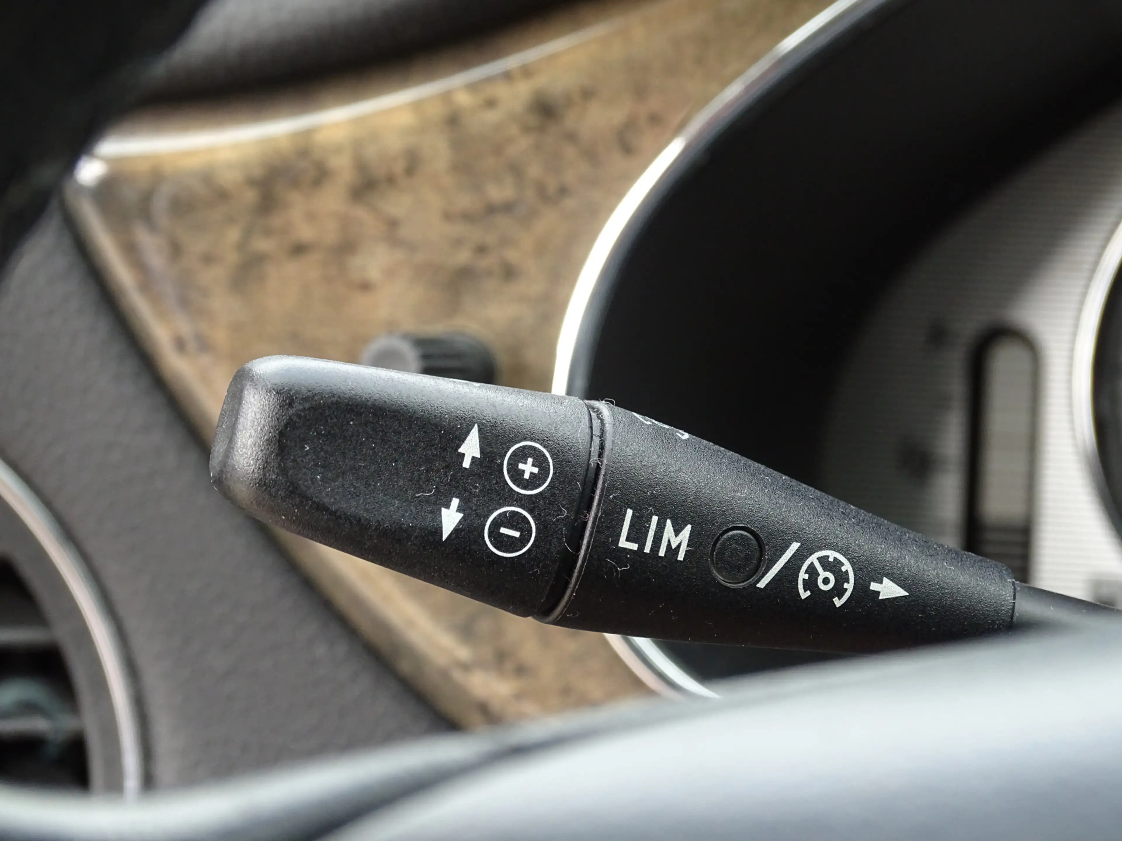 Mercedes-Benz CLS 350 CGI Prestige Plus Youngtimer — photo 10