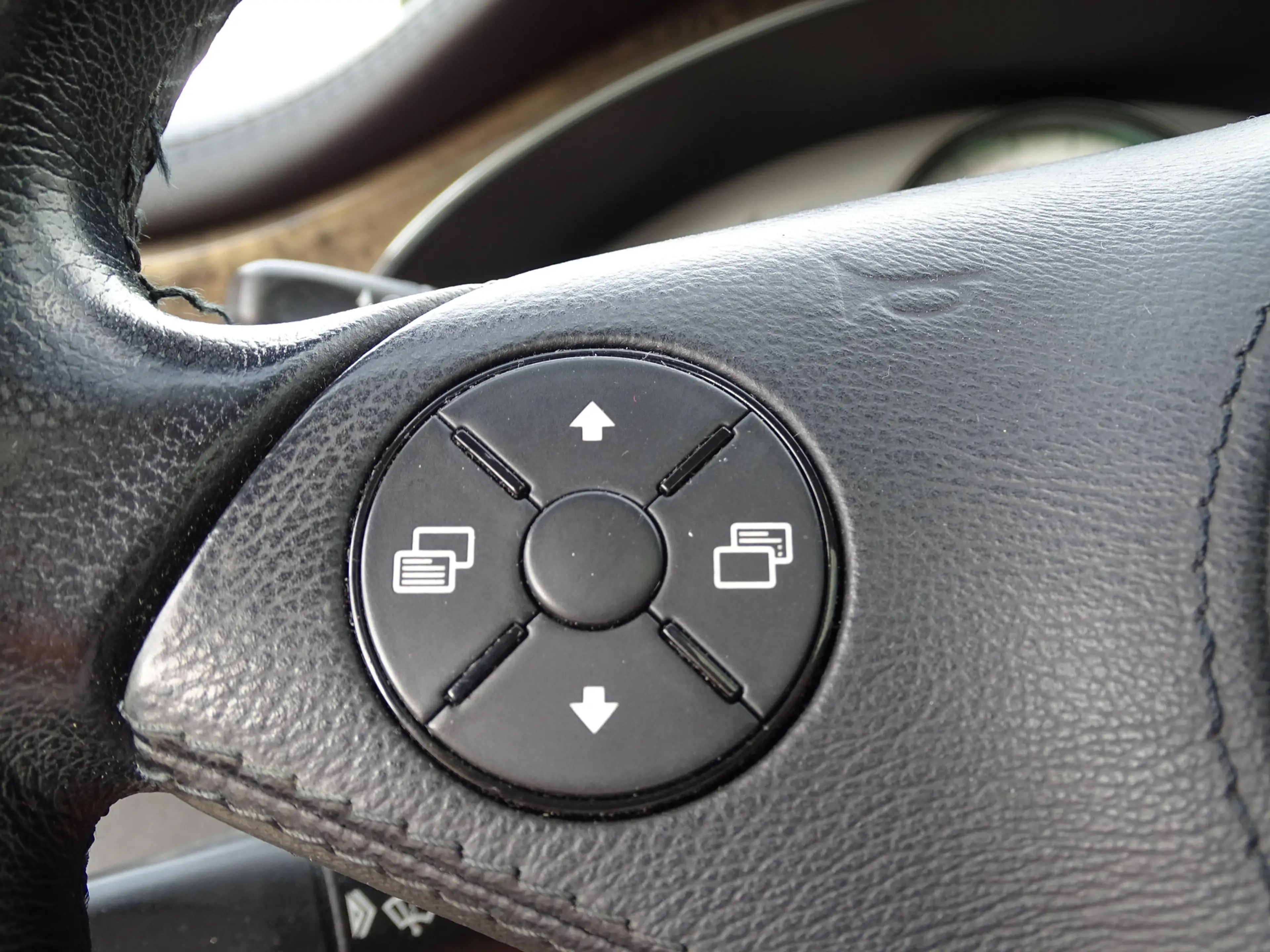Mercedes-Benz CLS 350 CGI Prestige Plus Youngtimer — photo 13
