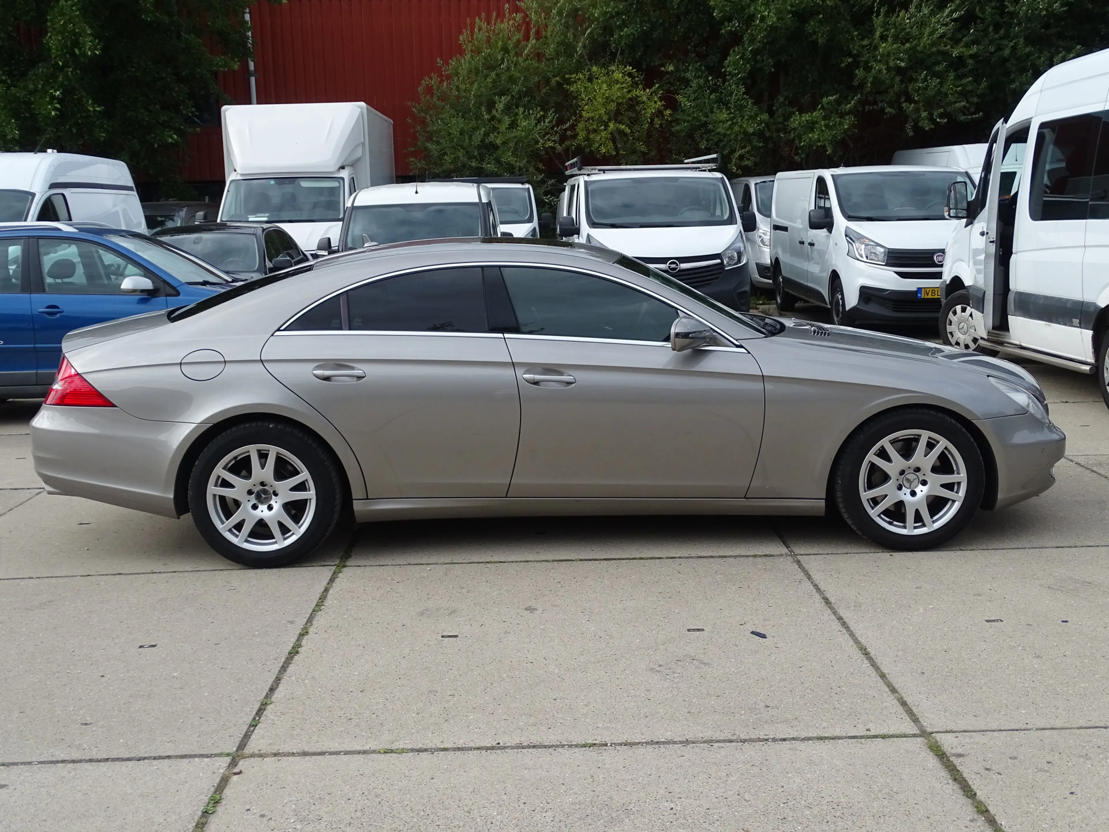 Mercedes-Benz CLS 350 CGI Prestige Plus Youngtimer — photo 4