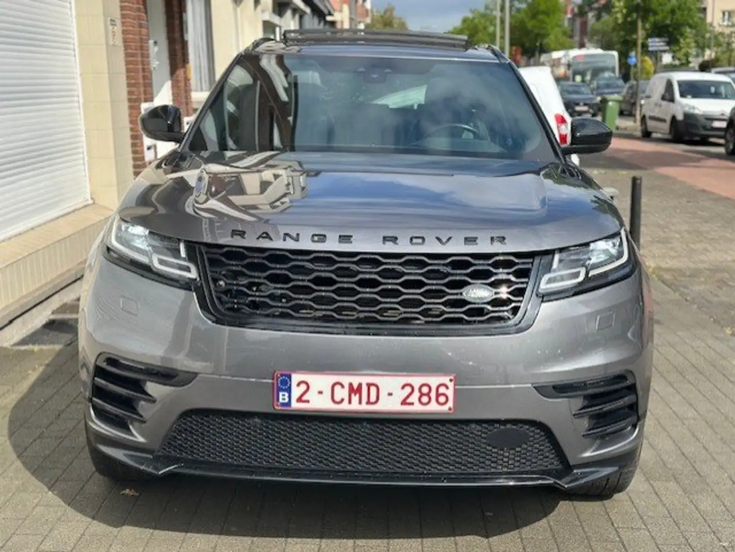 Land Rover Range Rover Velar 4x4 D240 2.0 R-Dynamic SE Grijs - 2