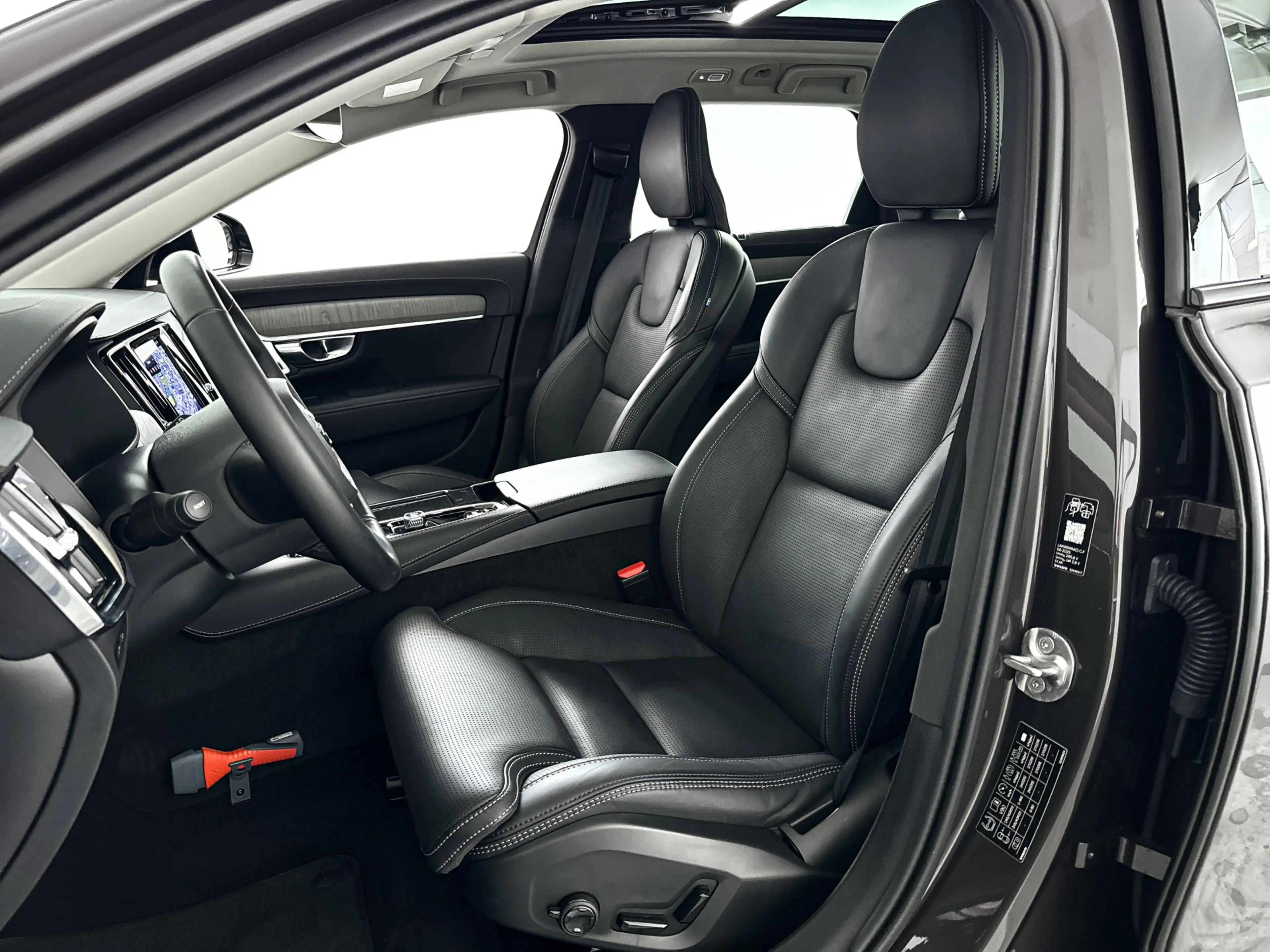 Volvo V90 T8 Plug-in hybrid AWD Ultra Dark | Panoramadak | 3 — photo 6