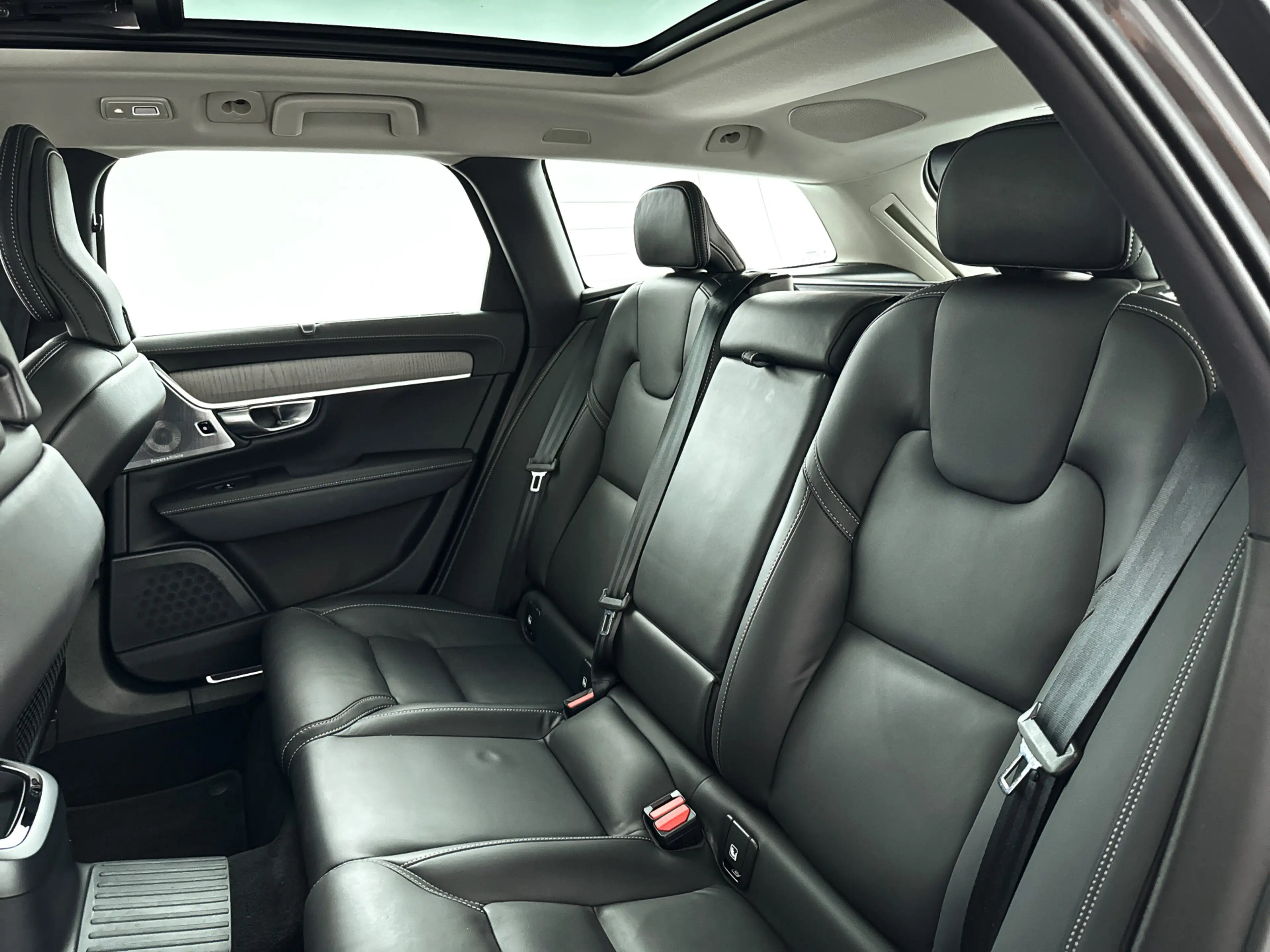 Volvo V90 T8 Plug-in hybrid AWD Ultra Dark | Panoramadak | 3 — photo 13