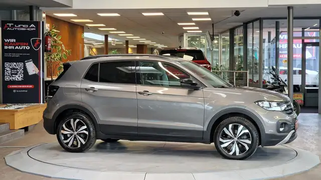 Volkswagen T-Cross view 12