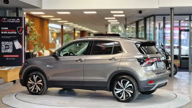 Volkswagen T-Cross view 5