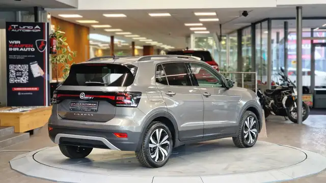 Volkswagen T-Cross view 8