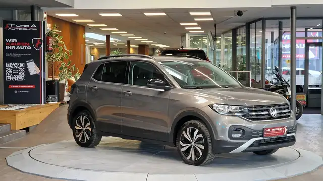 Volkswagen T-Cross view 11