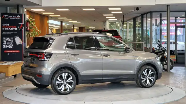 Volkswagen T-Cross view 7