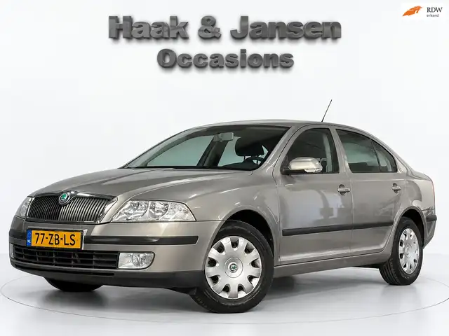 Skoda Octavia 1.6 Ambiente - Cruise - Airco - Radio