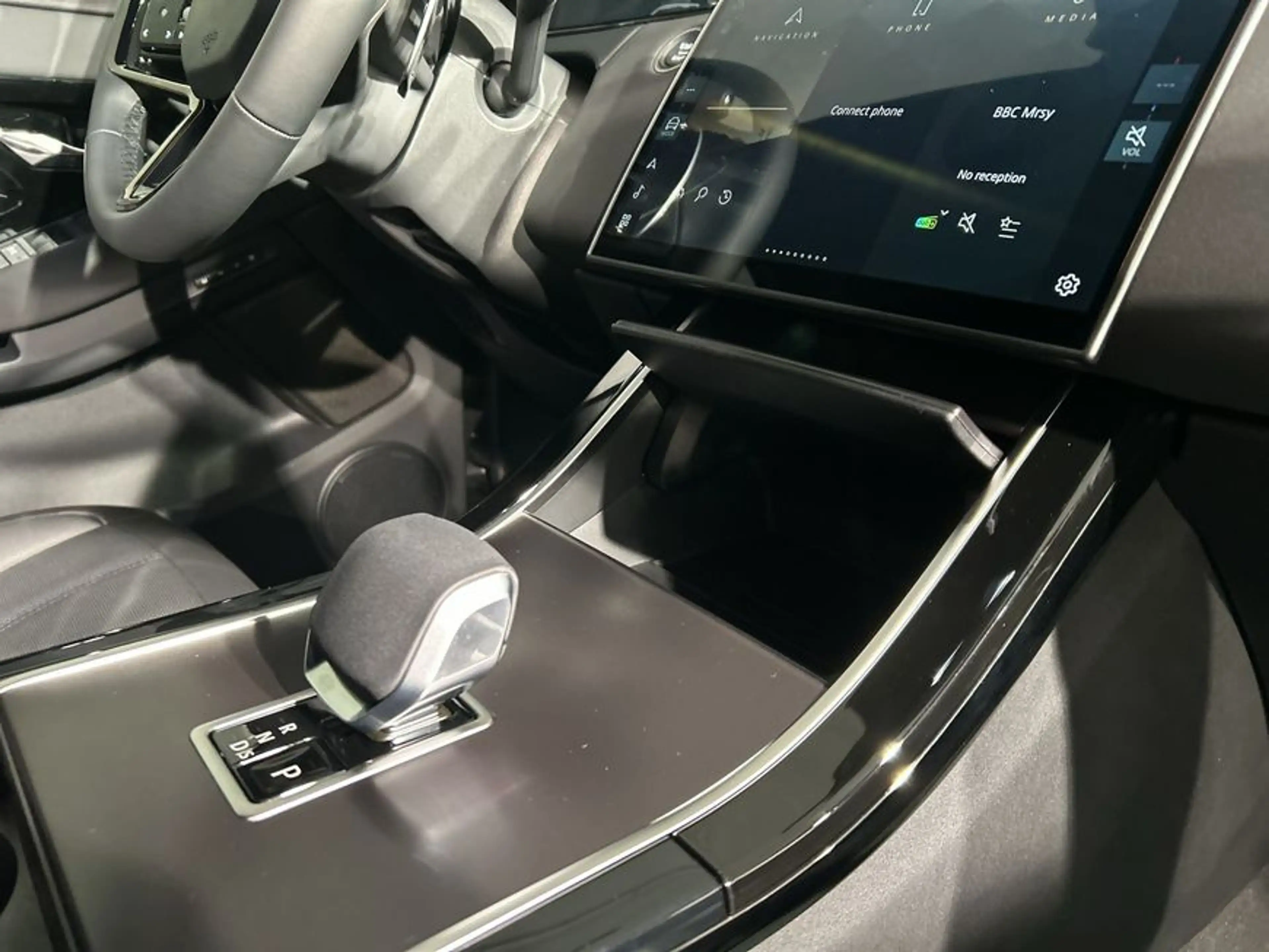 Land Rover Range Rover Evoque P270e Dynamic SE — photo 15