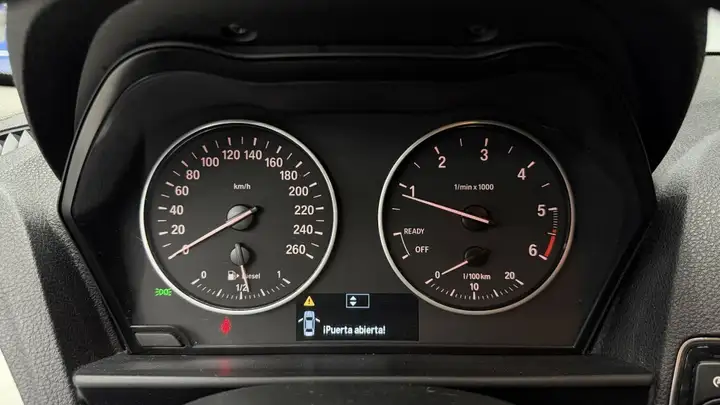 BMW Serie 1 2016, foto 16
