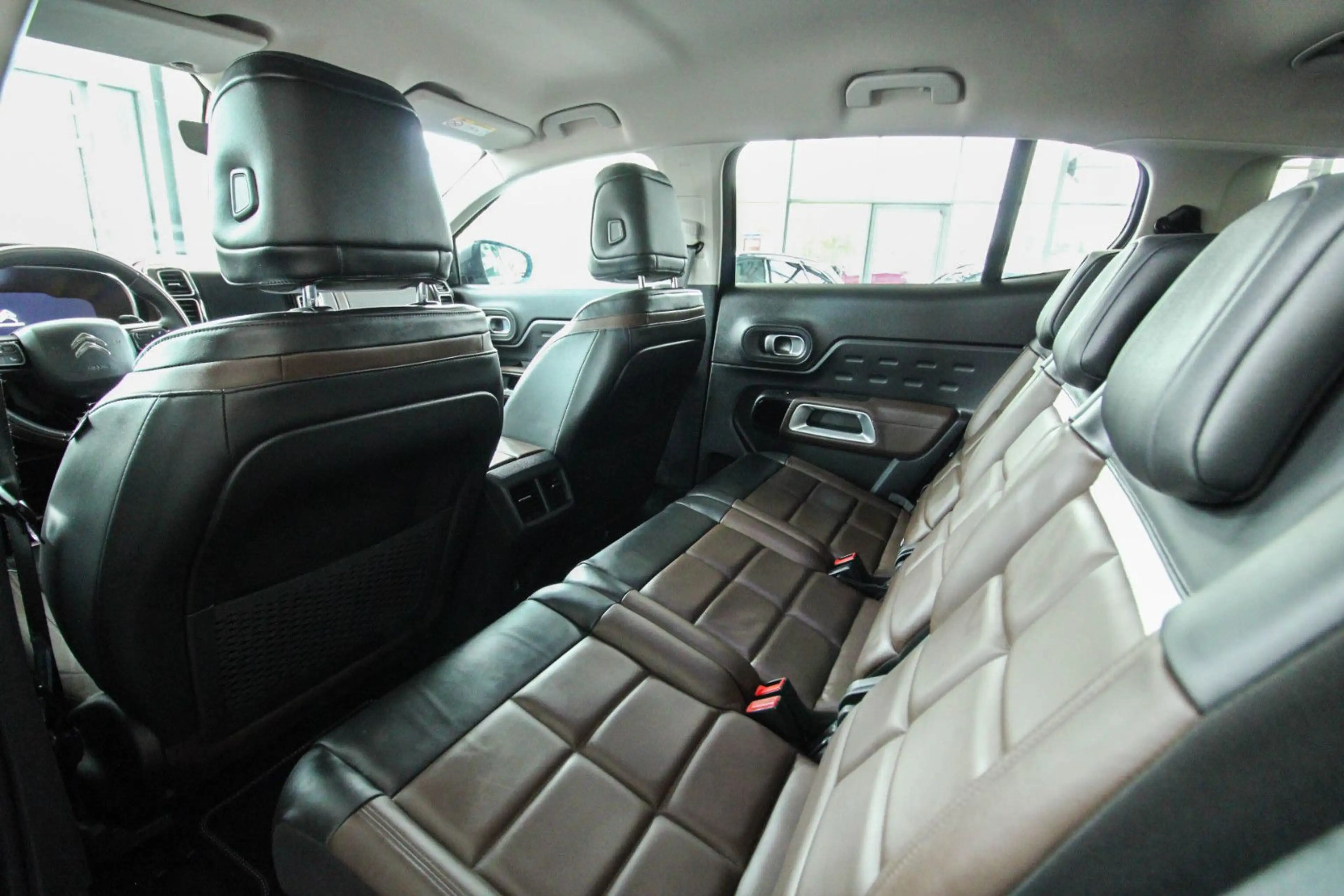 Citroen C5 Aircross Shine Pack Hybrid/Leder/StandH/LED/ — photo 10