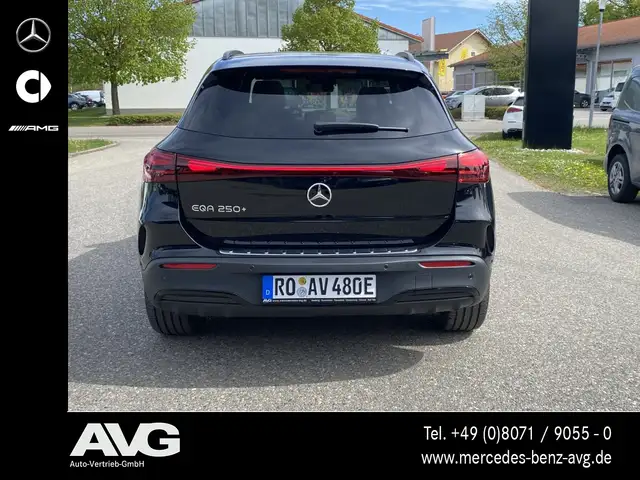 Mercedes-Benz 250 view 5