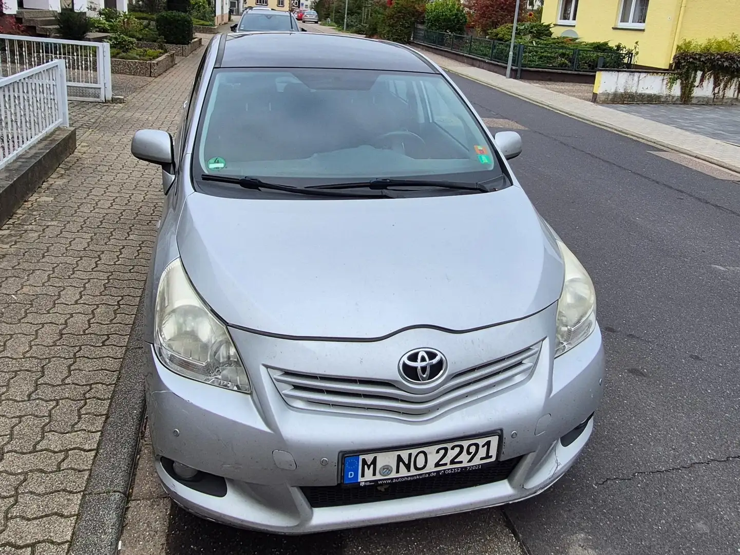 Toyota Verso Verso 2.0 D-4D Edition Silber - 1