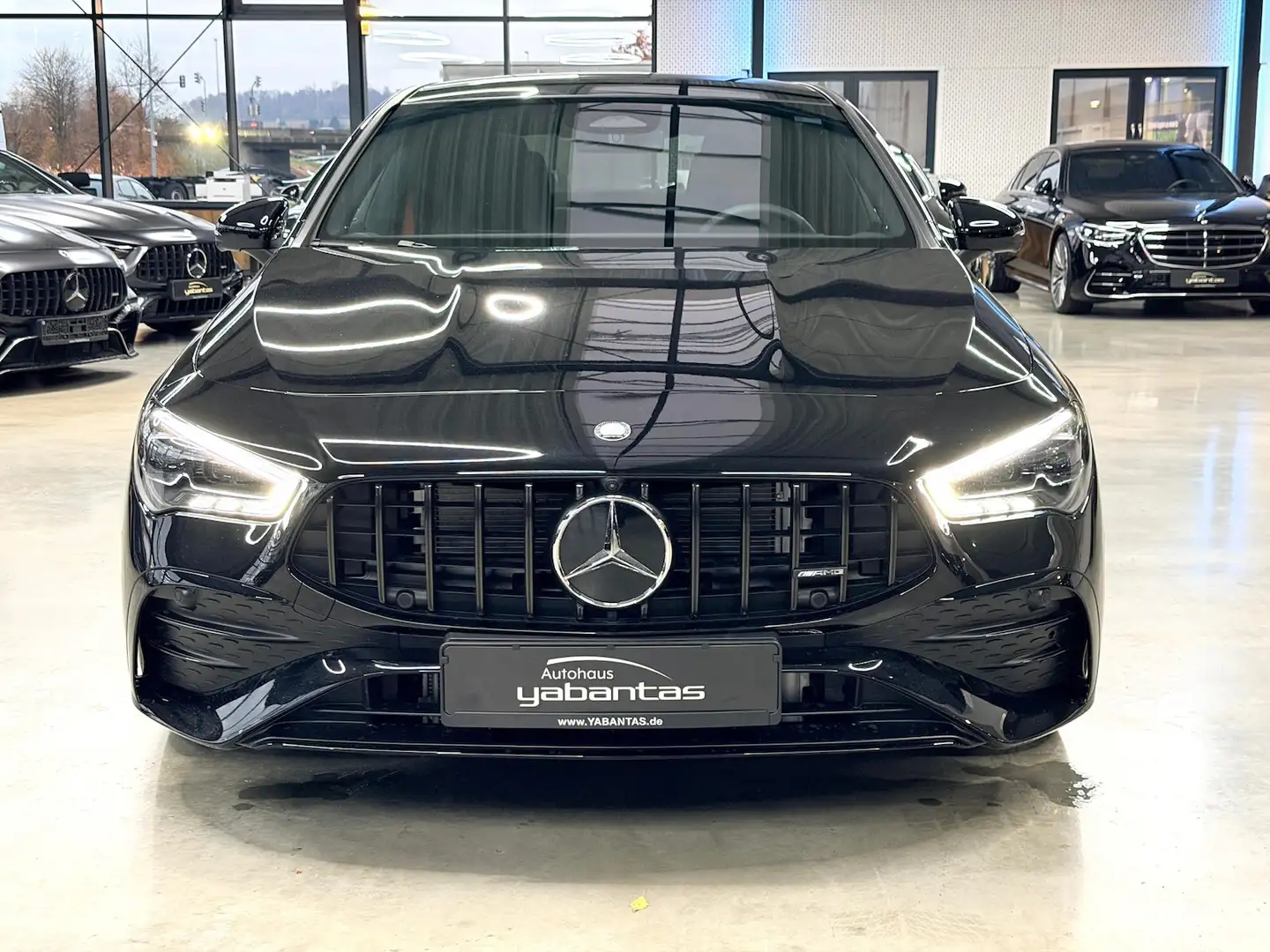 Mercedes-Benz CLA 35 AMG 4M Night 360°-K Pano KEYLESS-GO IHC+Ambientenbeleu Negro - 2