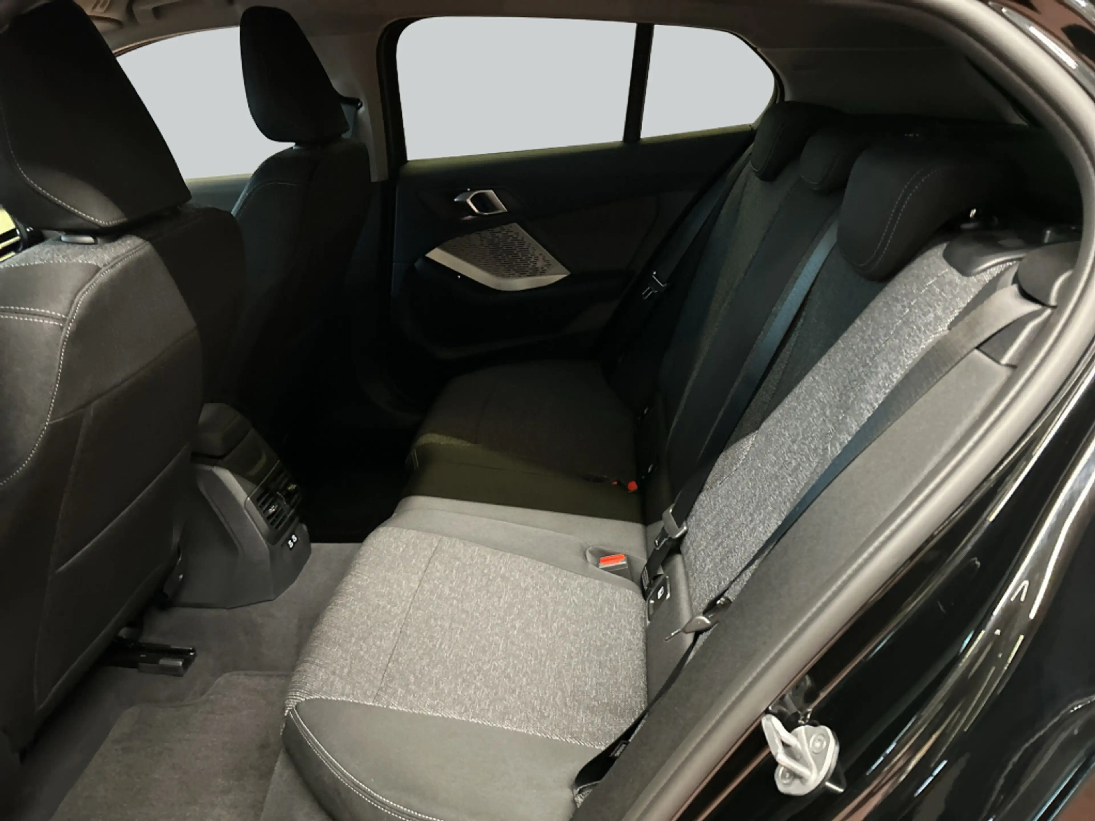 BMW 120 i Aut. *AHK*SHZ* — photo 13