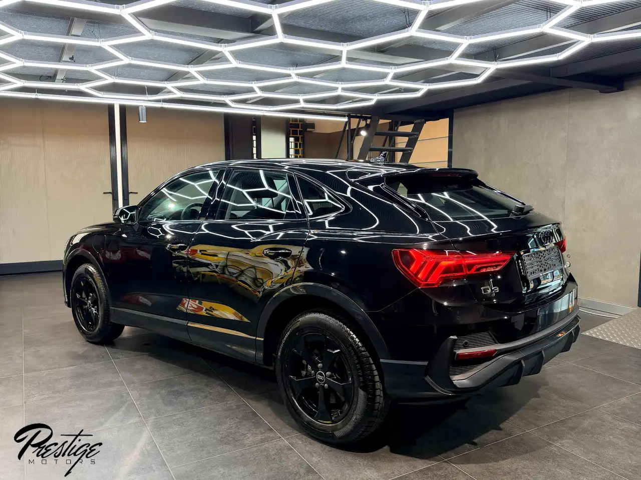 Audi Q3 Sportback 45 1.4 tfsi e Identity Black s-tronic 4