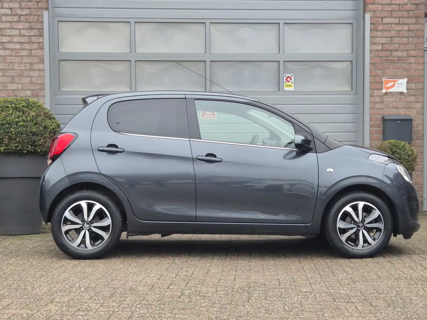 Citroen C1 1.0 VTi Shine AUTOMAAT. Gris - 2