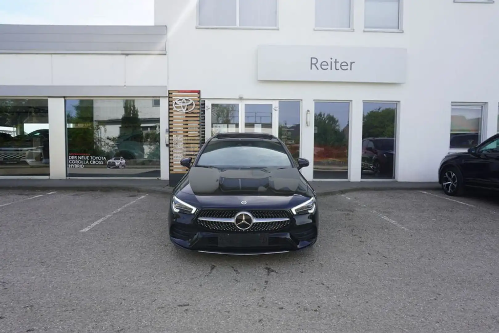 Mercedes-Benz CLA 220 d 4Matic Aut. *AMG-LINE*PANO* Schwarz - 1