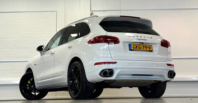 Porsche Cayenne view 6