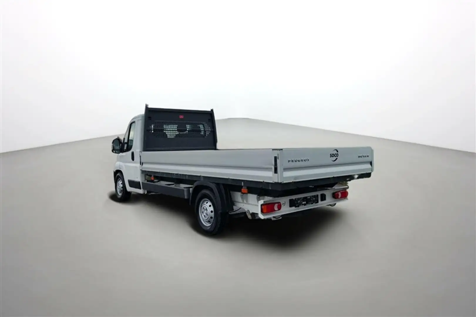 Peugeot Boxer 2.2 BlueHDi  Plateau / GPS / Clim / Bluetooth Blanc - 2