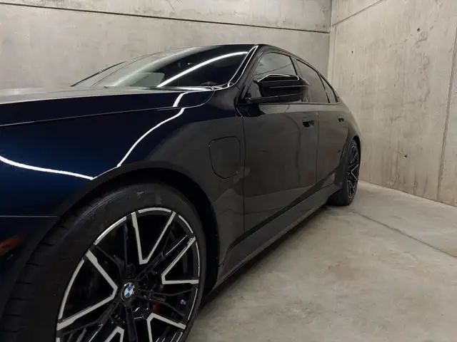 BMW M5 view 8