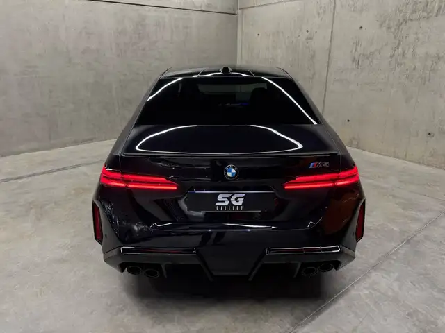 BMW M5 view 14