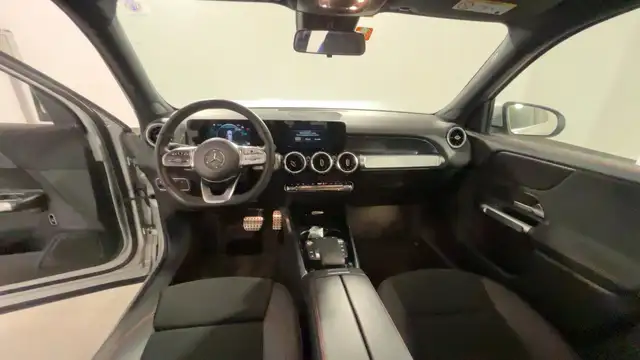 Mercedes-Benz 220 view 15