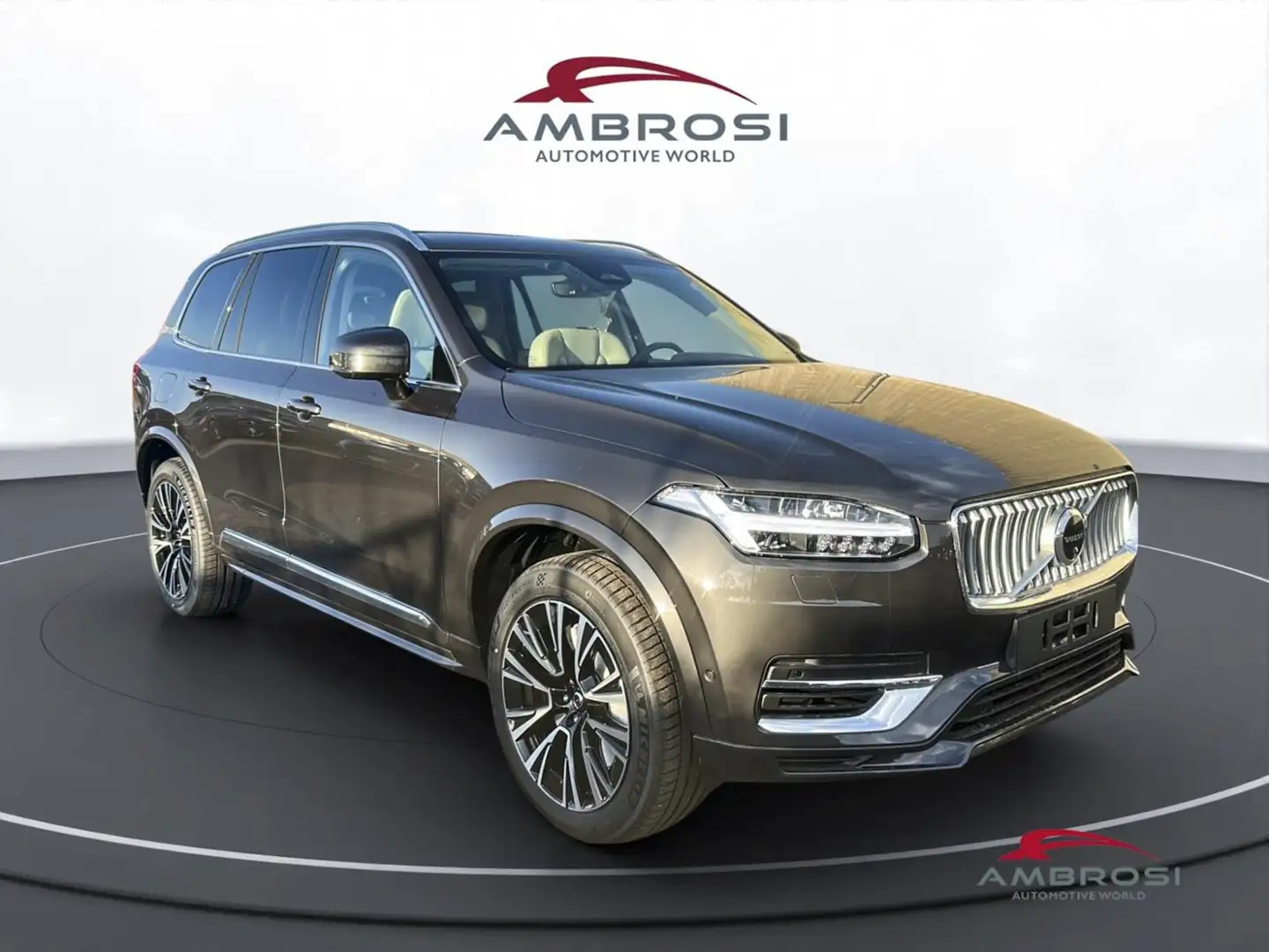 Volvo XC90 T8 AWD ibrido plug-in Elettrica/Benzina Plus Bright 7 Sedili Grau - 2
