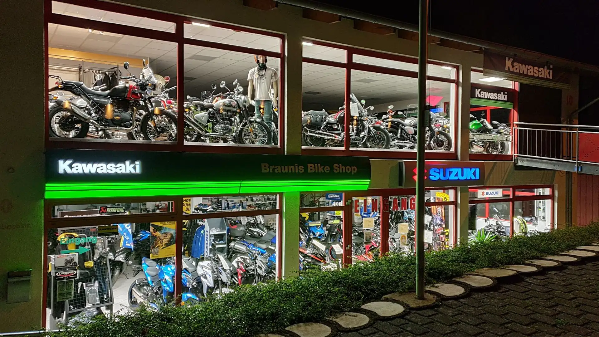 Kawasaki Ninja 1100 crna - 2