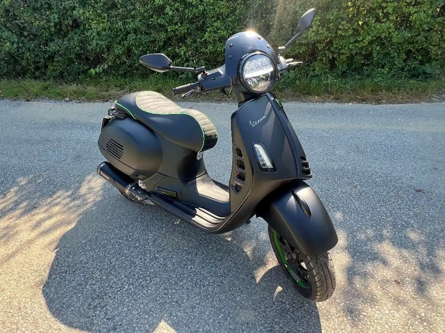 Vespa GTS 300 Supertech ABS Zwart - 2