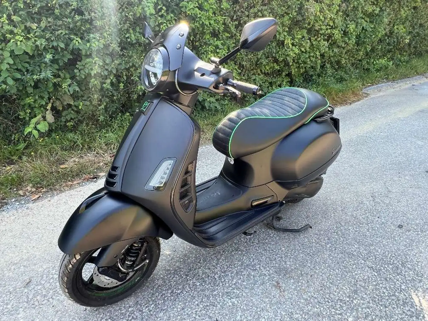 Vespa GTS 300 Supertech ABS Zwart - 1