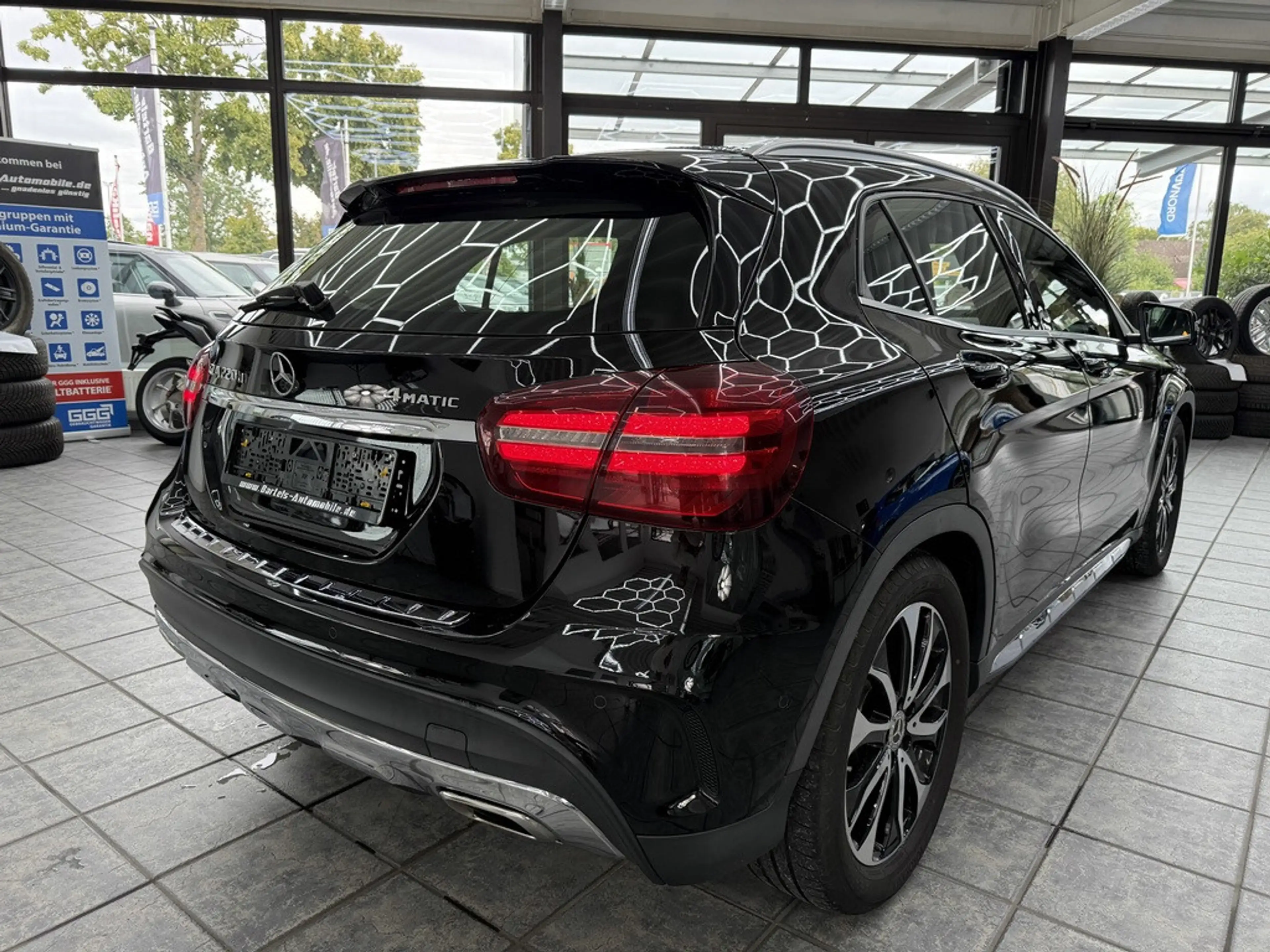 Mercedes-Benz GLA 220 d 4Matic AMG-Styling, LED, Leder, Kamera — photo 13