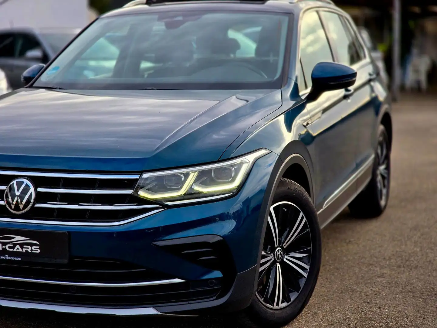 Volkswagen Tiguan 2.0 TDI*ELEGANCE*DSG*NAVI*PANO*LED*KAMERA Blau - 2
