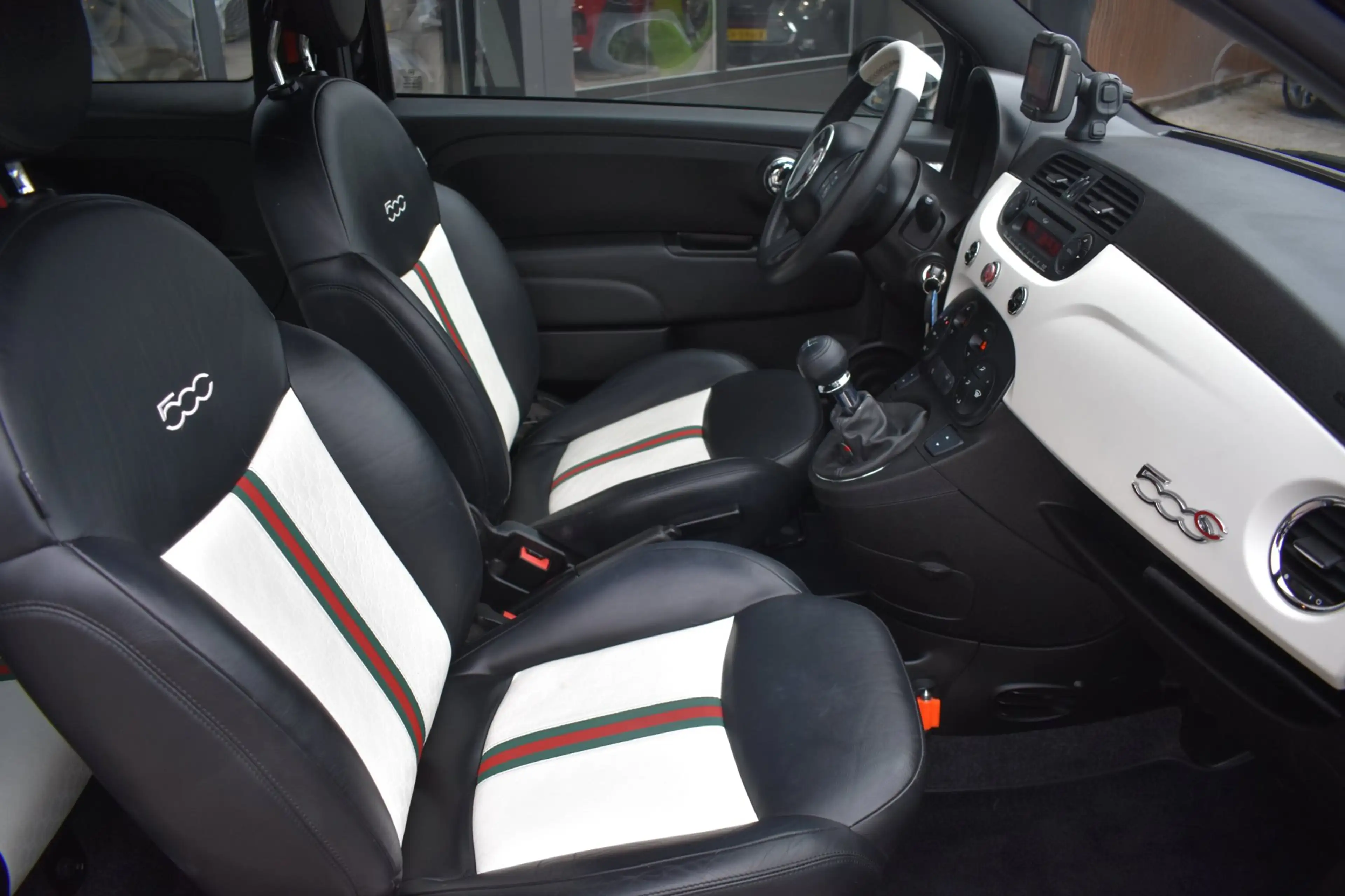 Fiat 500C 0.9 TwinAir by Gucci '13 Clima Inruil mogelijk — photo 4