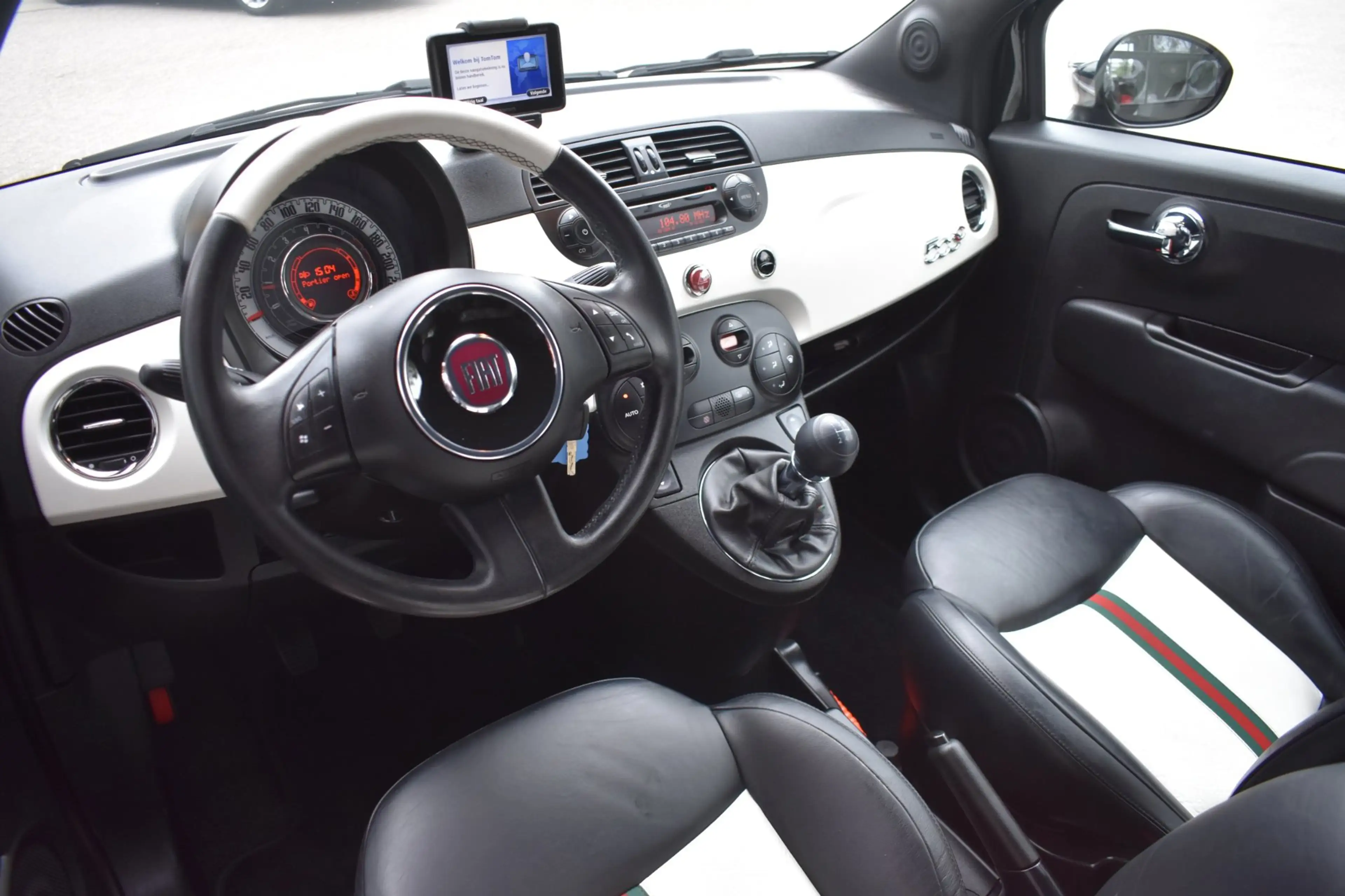 Fiat 500C 0.9 TwinAir by Gucci '13 Clima Inruil mogelijk — photo 2