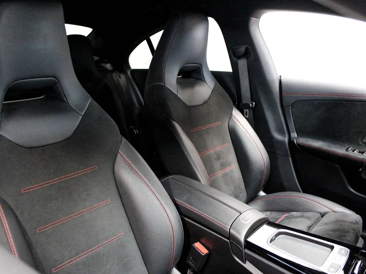 Mercedes-Benz CLA Shooting Brake AMG Line Premium auto NIGHT PACK, миниатюра 11