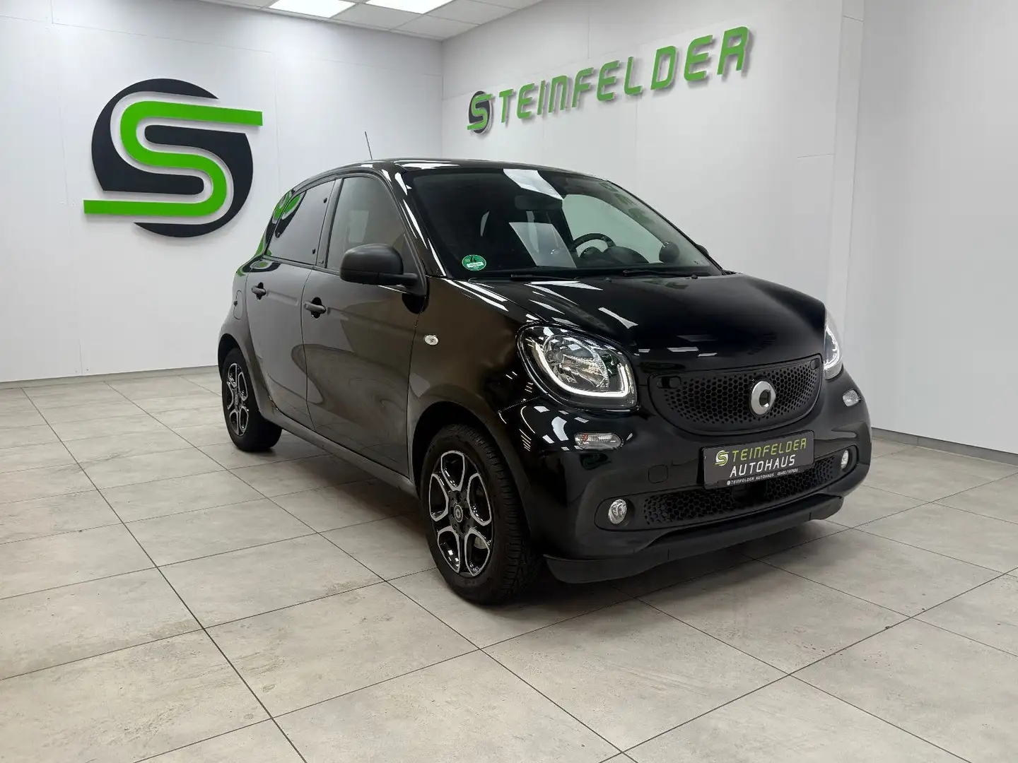smart forFour forfour Basis Passion / TEMPOMAT / NAVI Noir - 1