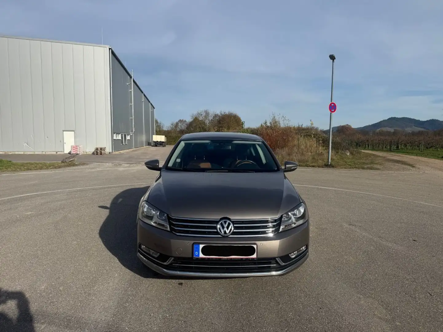 Volkswagen Passat Lim. Highline BlueMotion*DSG*TOP Braun - 2