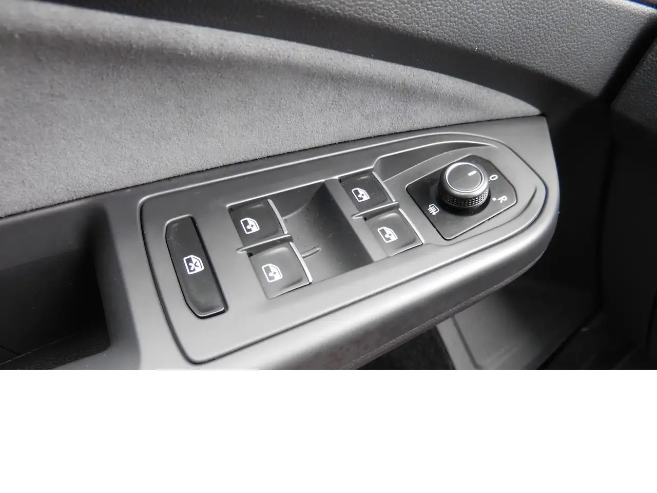 Volkswagen Golf 1.5 e TSI R-Line BMT DSG Navi Klima, миниатюра 24