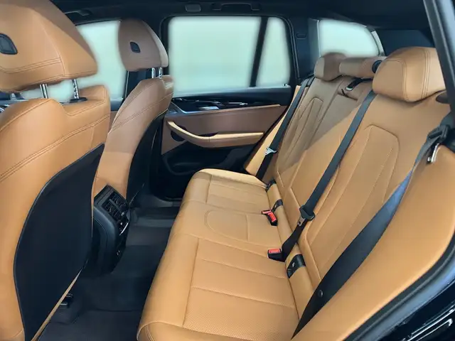 BMW X3 view 6