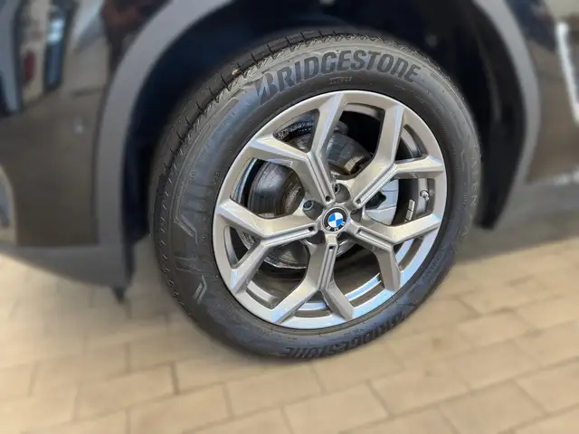 BMW X3 view 3