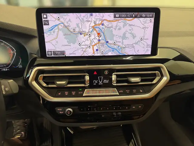 BMW X3 view 5