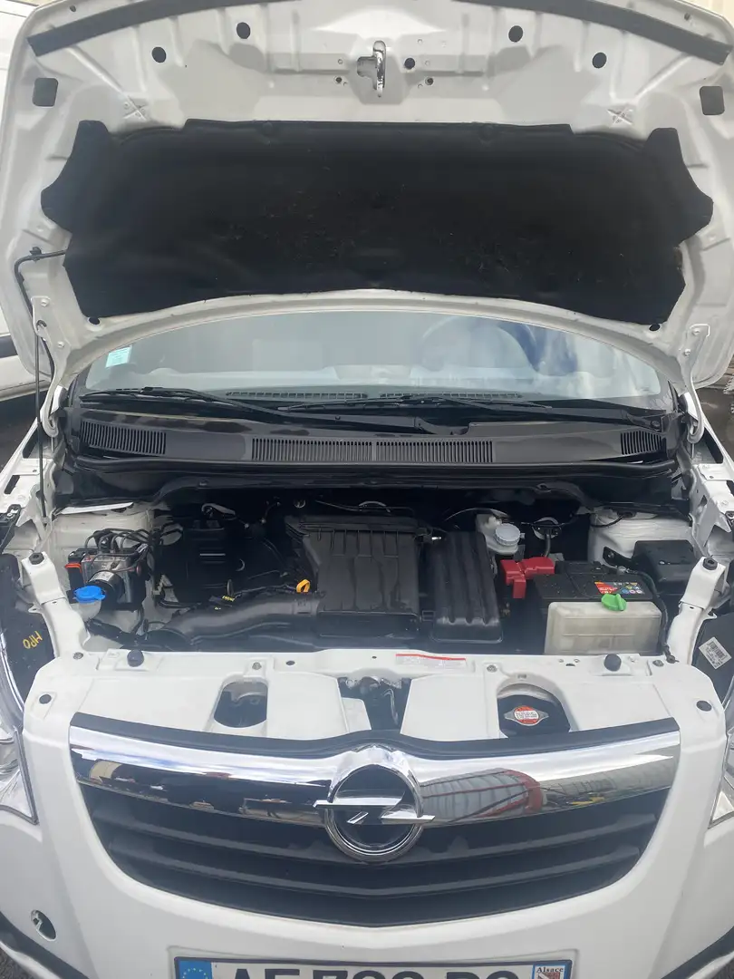 Opel Agila 1.0 - 65 ch ecoFLEX Essentia - 1