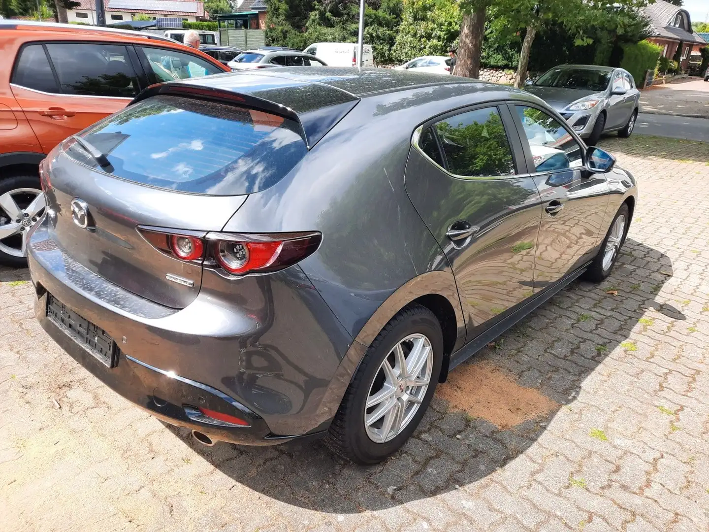 Mazda 3 SKYACTIV-G 2.0 M Hybrid NAVI+KLIMA+TOTWINKEL Gris - 2