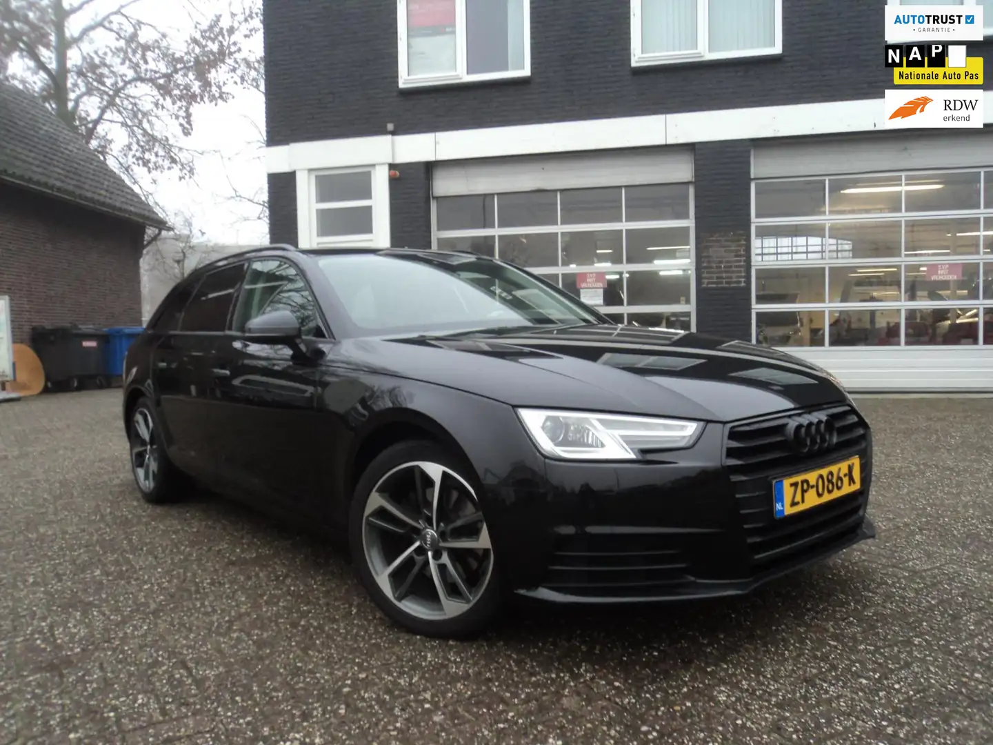 Audi A4 Avant 2.0 TDI ultra Design Pro Line Digi Dash Leer Zwart - 1