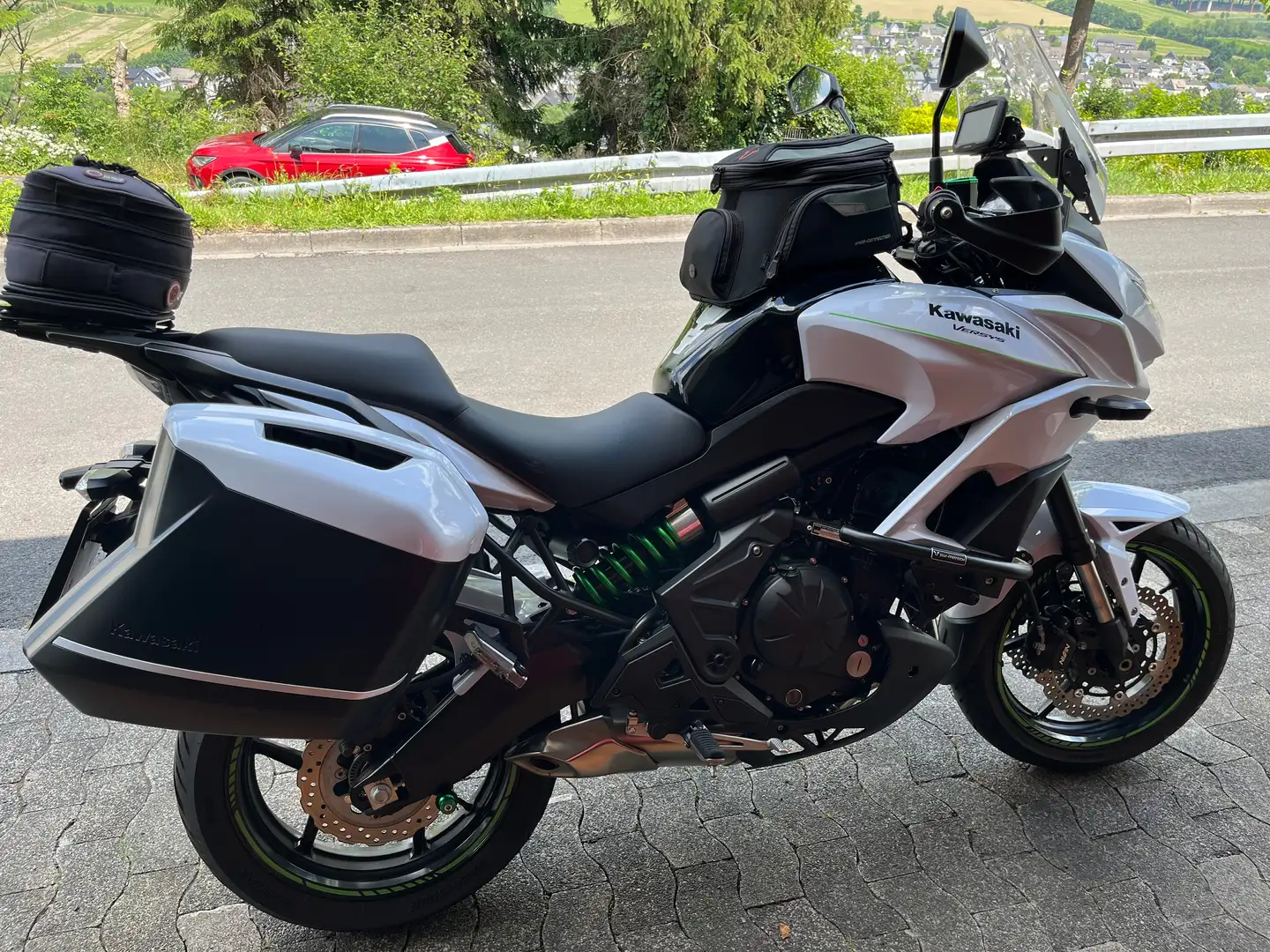 Kawasaki Versys 650 Weiß - 1