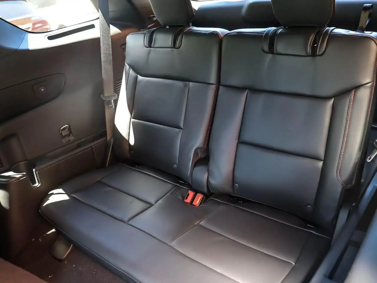 Ford Explorer снимка Ford Explorer