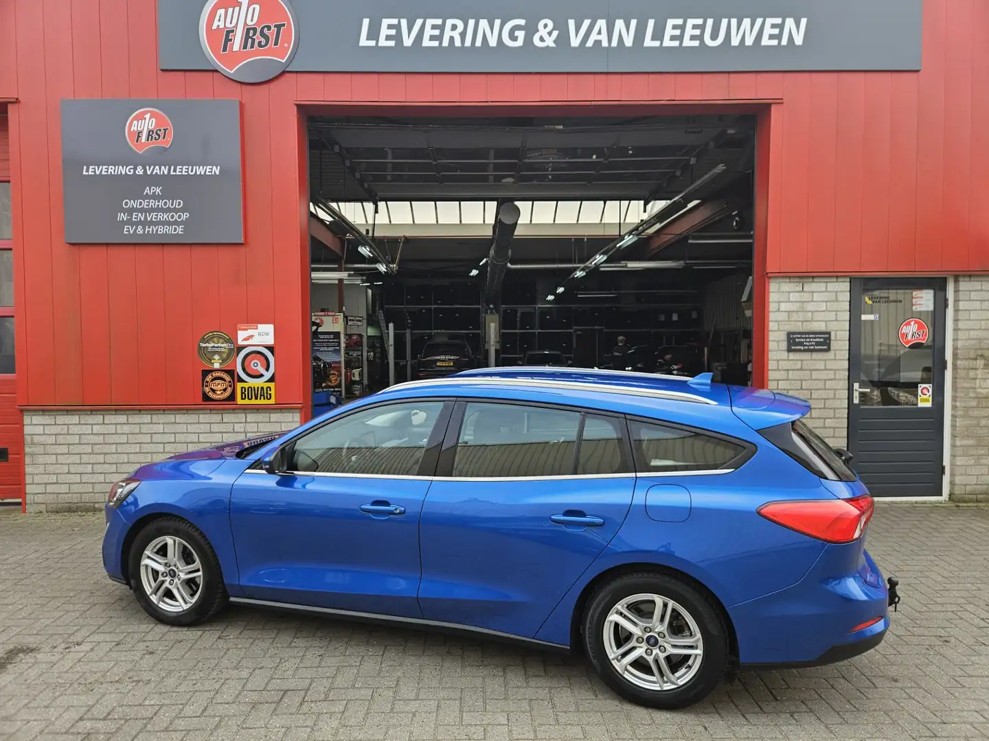 Ford Focus Wagon 1.0 EcoBoost Hybrid Trend Edition Business N Blauw - 2