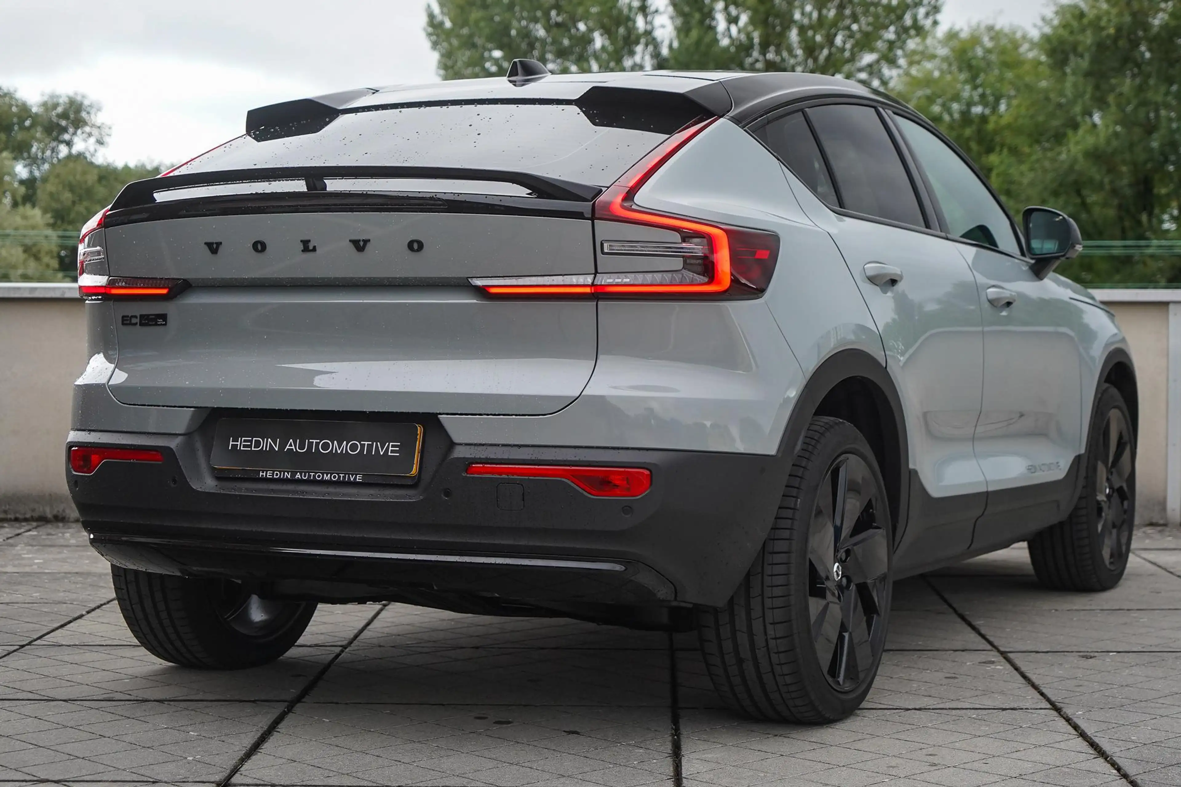 Volvo EC40 Twin Motor Ultra Black Edition 82 kWh 360 Parkeerc — photo 6